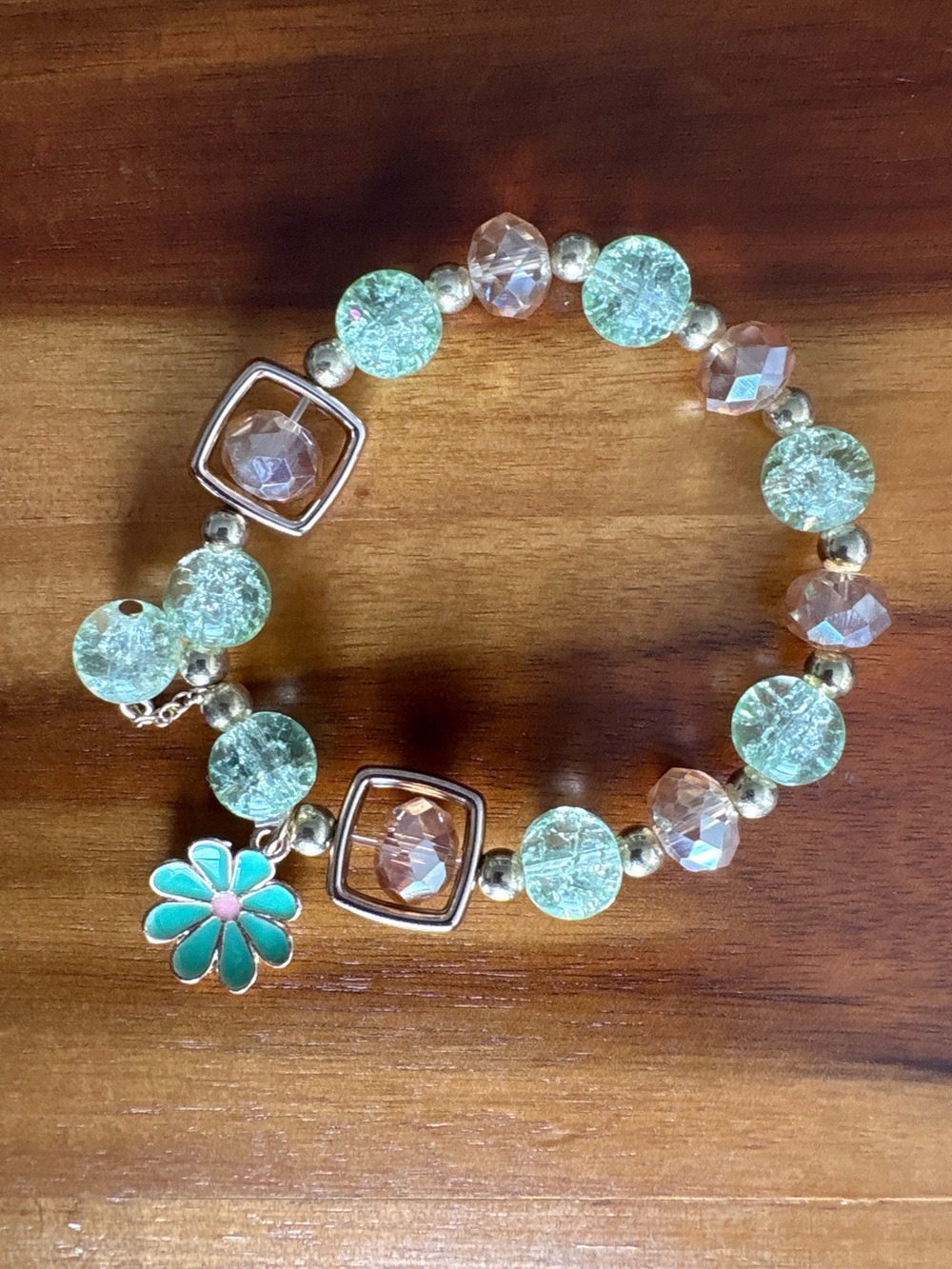 Mint Green Crackle Glass Bead Daisy Charm Stretch Bracelet Gold Tone Coquette